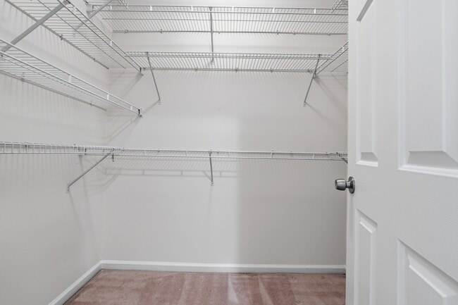 Building Photo - Spacious Renovated Home on a Quiet Cul-de-Sac Single-family · Professionally managed · Move-in ready