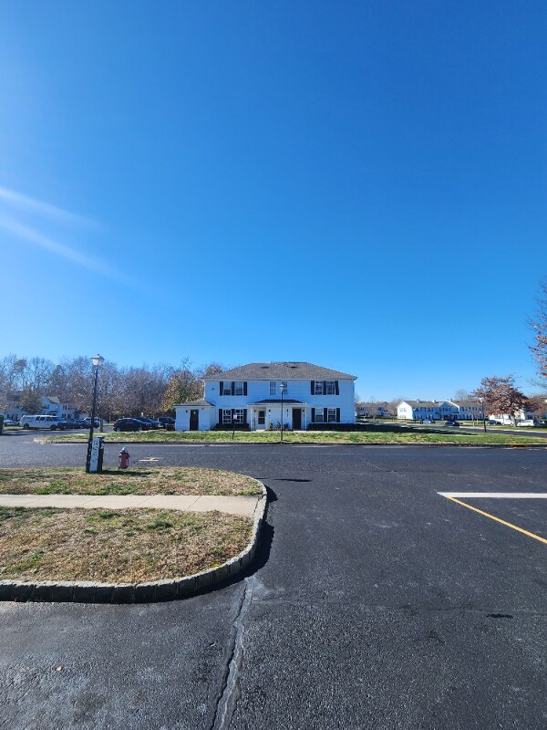 Building Photo - 46 N American Dr
