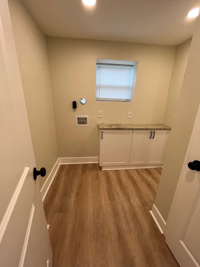 Building Photo - 254 Third St