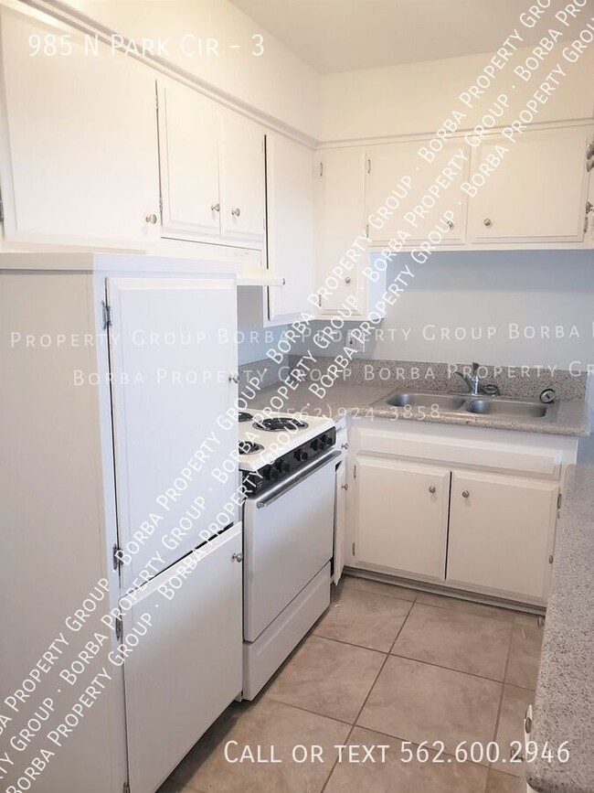 Building Photo - FIRST MONTH FREE***CHARMING 1 BEDROOM| 1 B...