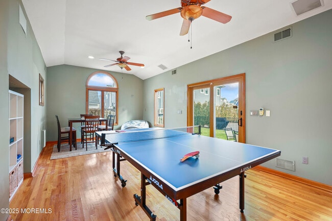 Building Photo - 202 2nd Ave