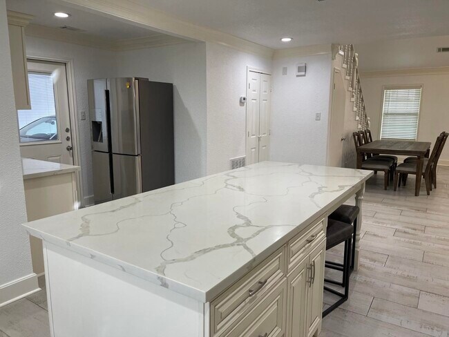 Building Photo - 8129 Lemon Tree St