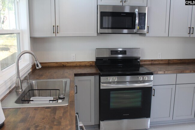 Building Photo - 955 Laurie Ln