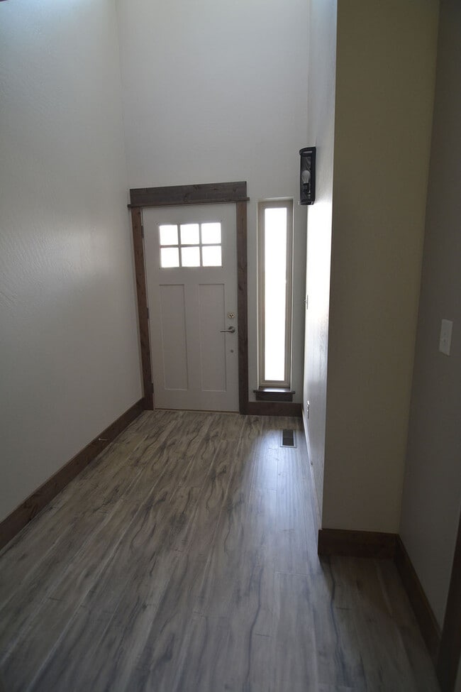 Building Photo - Luxury Condo, Center of Bozeman