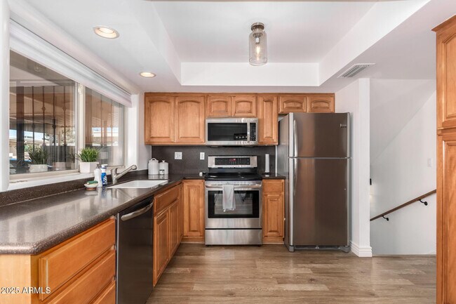 Building Photo - 8490 E Chaparral Rd