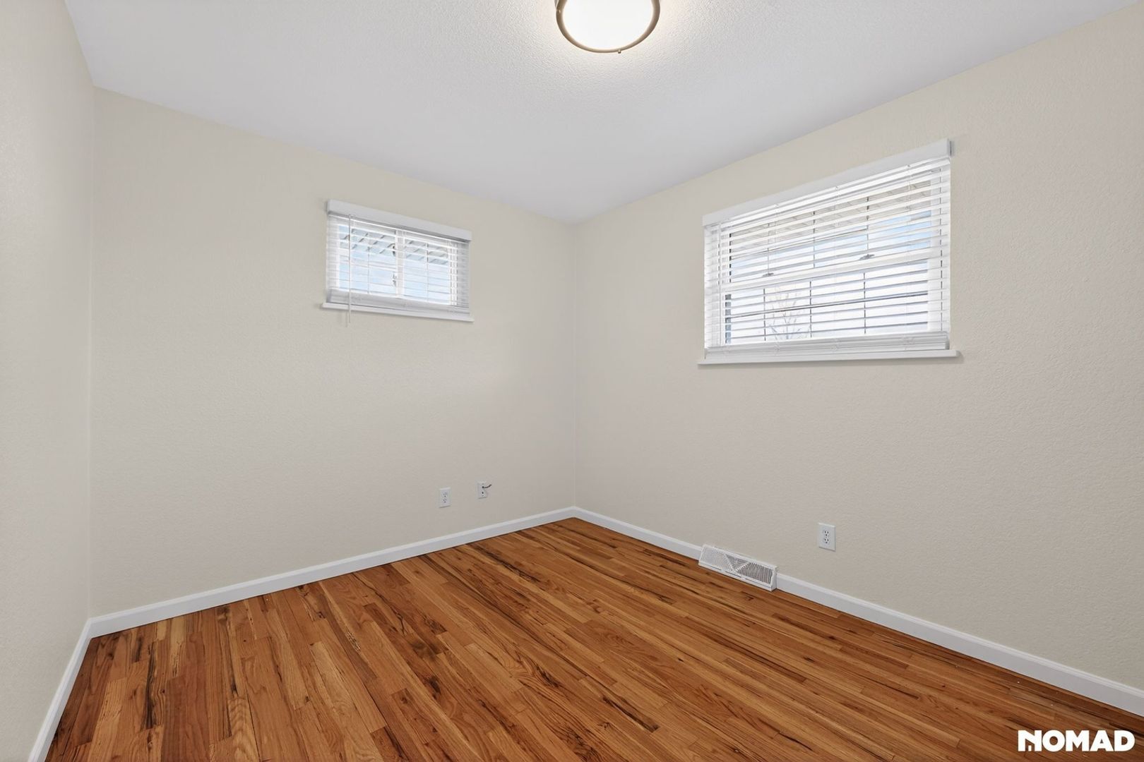 Building Photo - 406 S Uvalda St