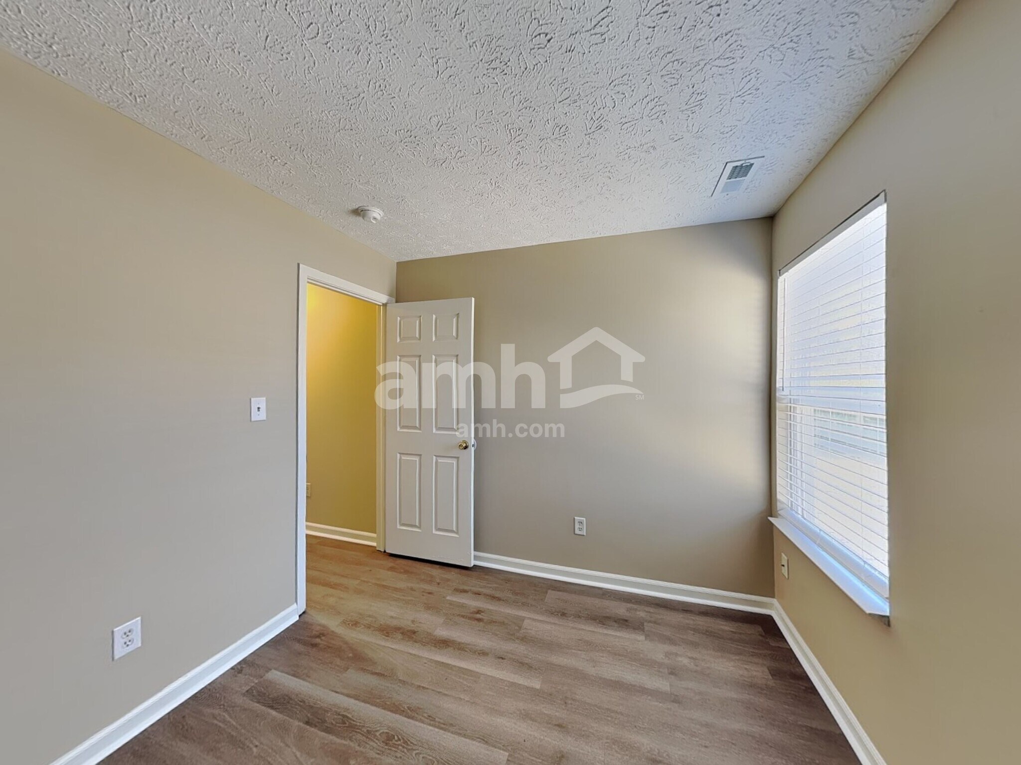 Building Photo - 2926 Limber Pine Dr