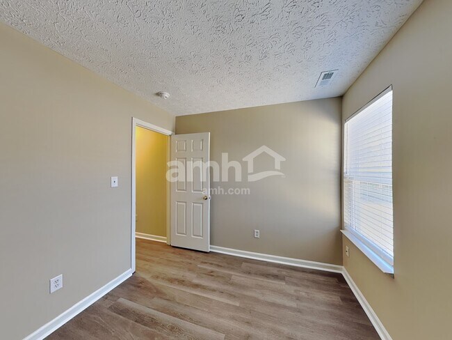 Building Photo - 2926 Limber Pine Dr