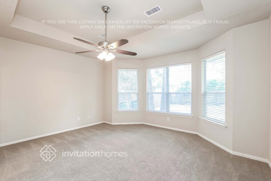 Building Photo - 43 S Acacia Park Cir