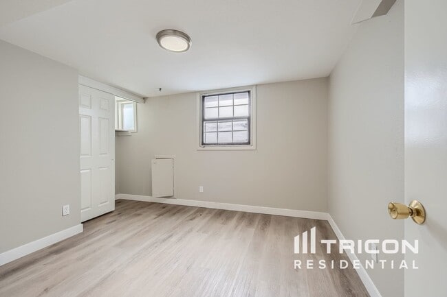 Building Photo - 3625 S Elati St