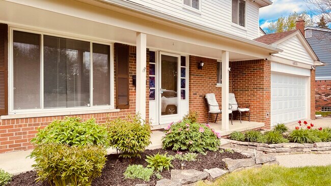 Building Photo - 4033 Ramblewood Dr