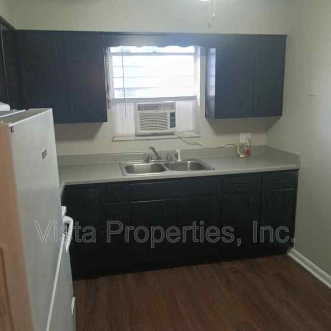 Building Photo - 1603 Gagel Ave
