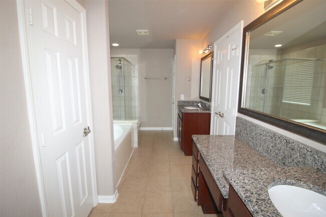 Building Photo - 21011 Blue Topaz Dr