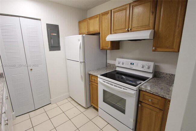 Building Photo - 650 NW 114th Ave