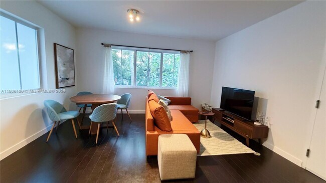 Building Photo - 551 Michigan Ave