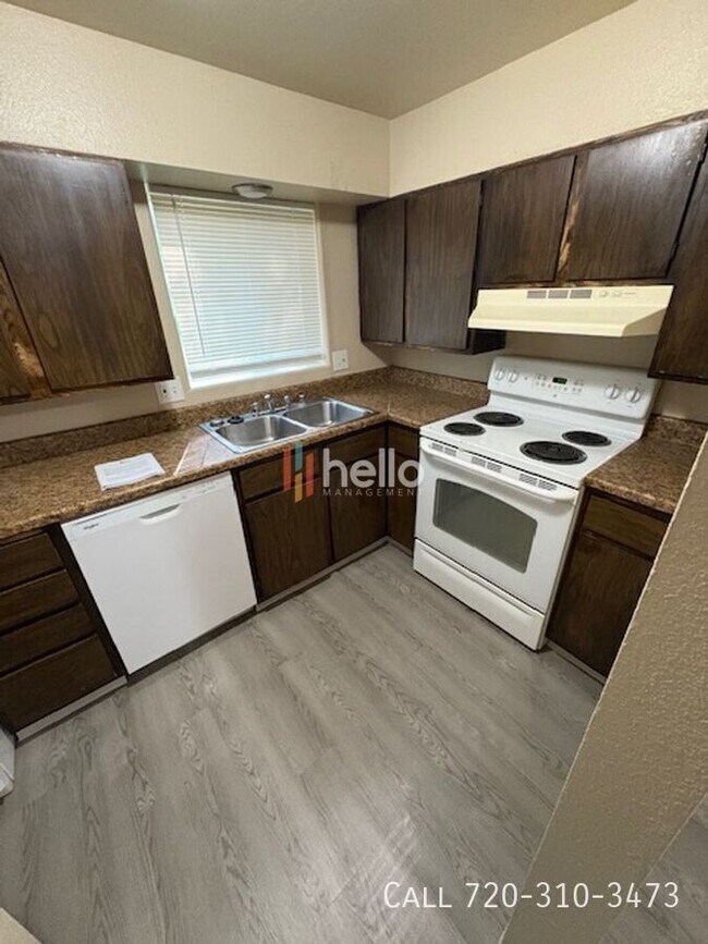 Building Photo - 4740 Scenic Cir