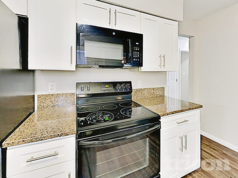 Building Photo - 725 Cheetah Trail