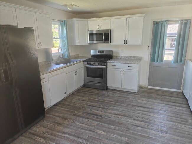 Building Photo - 213 Butte Ln