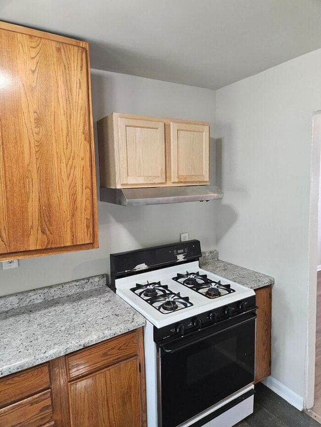 Building Photo - 2 Bedroom home for rent