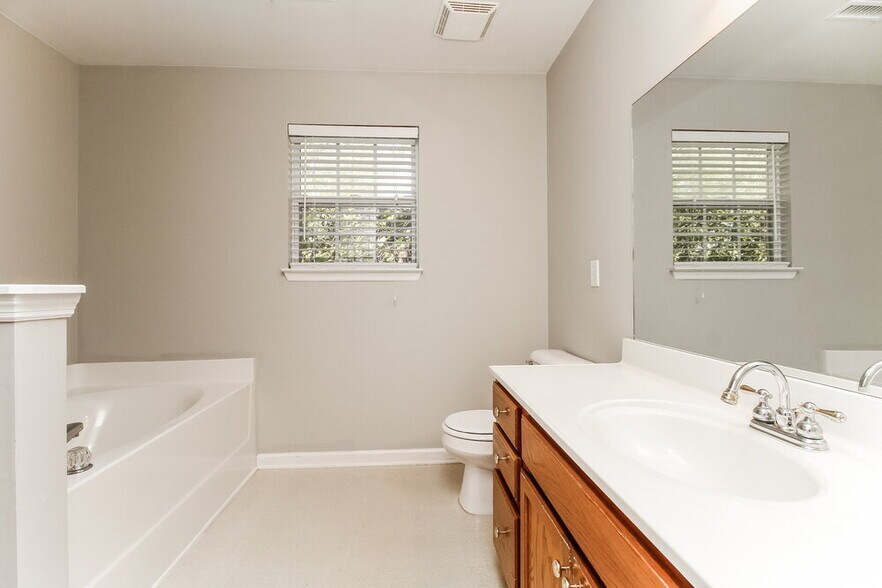 Building Photo - 2077 Prescott Way