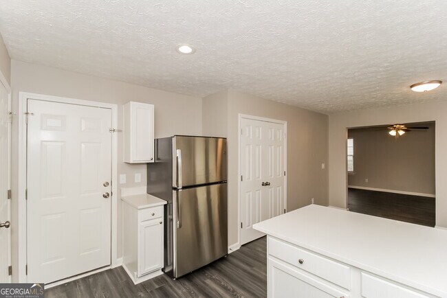 Building Photo - 817 Yonah Dr