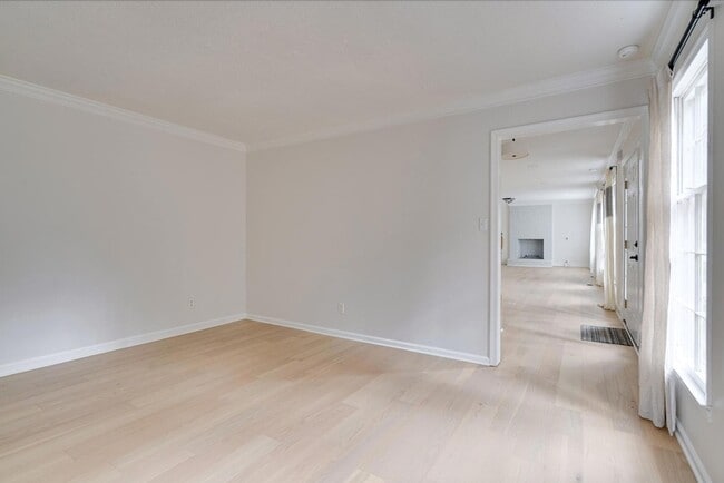 Building Photo - 2437 Tilghman Cir