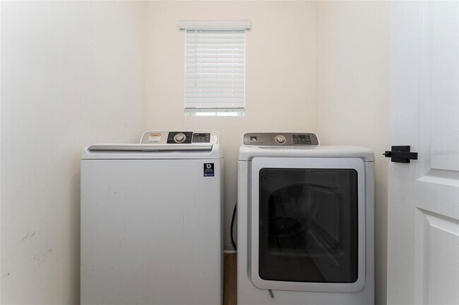 Building Photo - 1982 King Ranch St