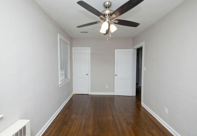 Building Photo - 3 Bedroom in Hampton Available Now!!