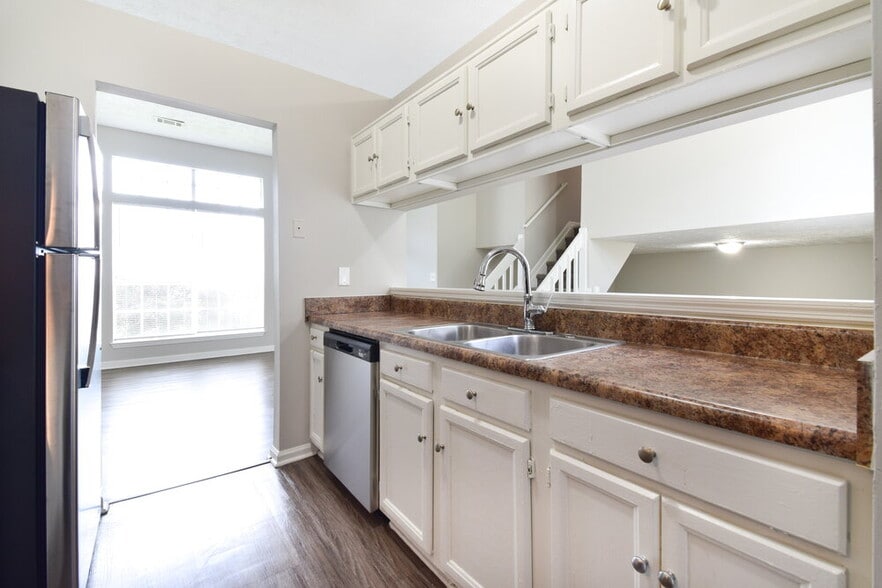 Building Photo - 6603 Eastbriar Dr
