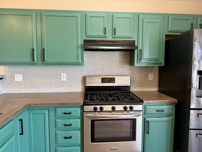 Building Photo - 7283 Coral Ridge Dr