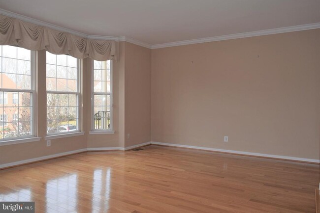 Building Photo - 8933 Royal Astor Way