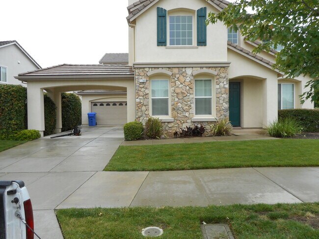 Building Photo - Rose Garden 4 Bed, 3 Bath Discounted at $3...