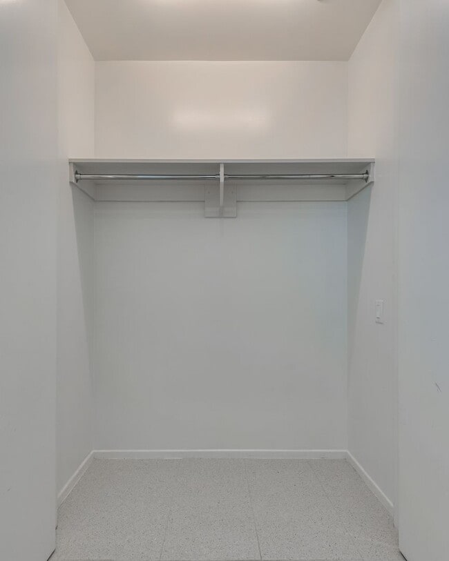 Building Photo - Veer Towers 2210E-CityCenter Views from th...