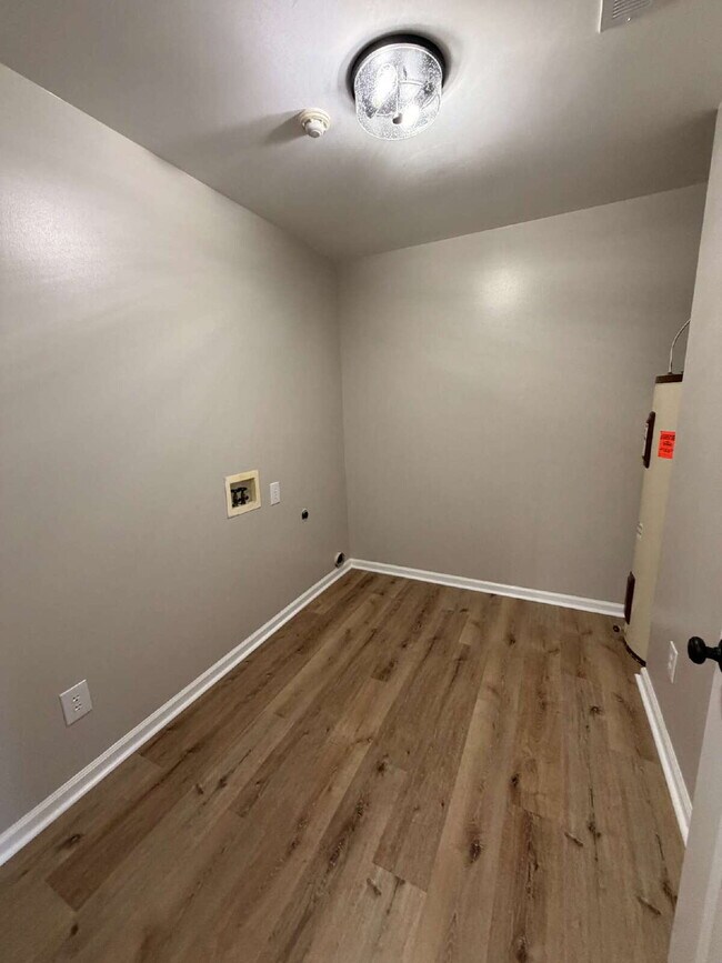 Building Photo - Available for rent in Chapelwood Subdivision