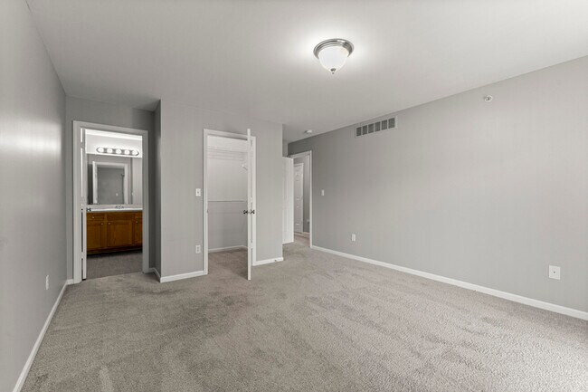 Building Photo - 13033 Turnberry