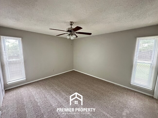 Building Photo - 6042 New Leaf Ln