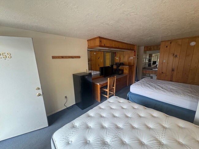 Building Photo - Angler's Inn