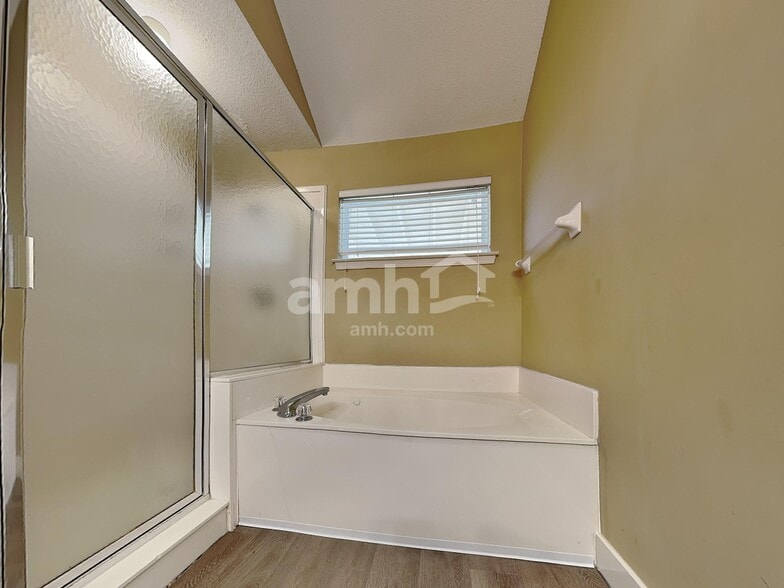 Building Photo - 1326 Siskin Dr