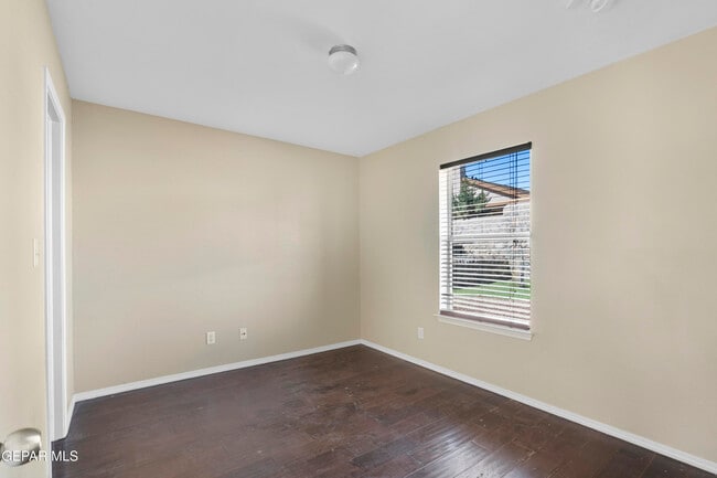 Building Photo - 6609 Parque Del Sol Dr