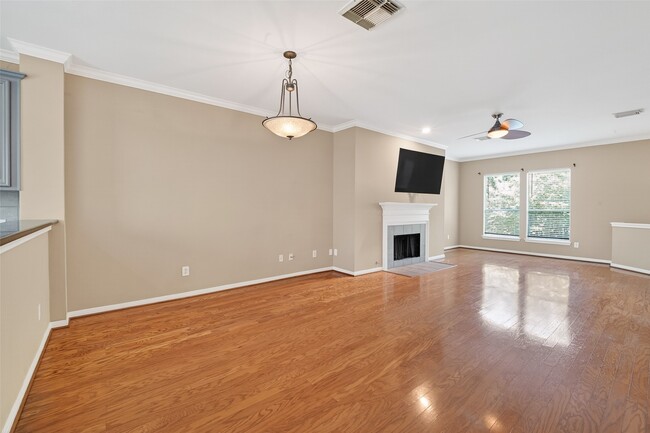 Building Photo - 2804 Chenevert St