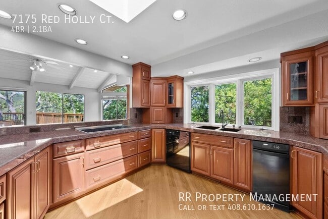 Building Photo - 7175 Red Holly Ct