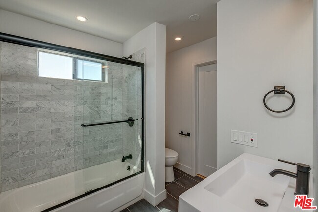 Building Photo - 4320 Finley Ave