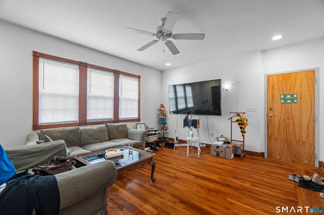 Building Photo - 623 Whitney Ave