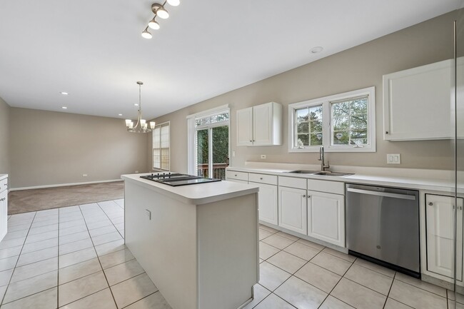 Building Photo - 5 Middlesex Ct