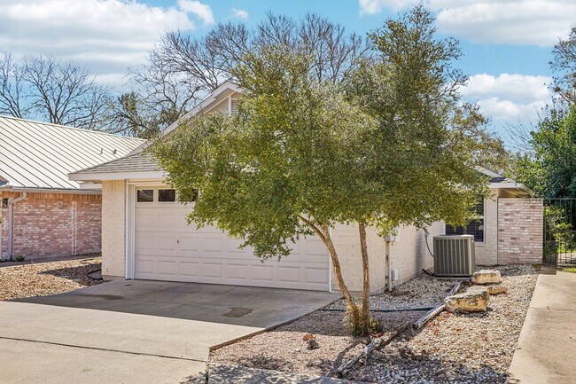 Building Photo - 127 Terrace Ln