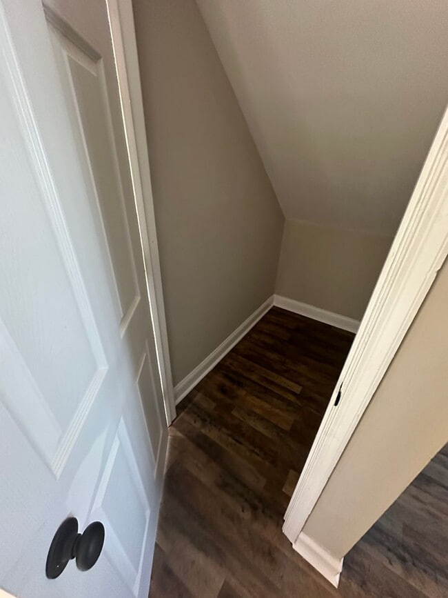 Building Photo - 3 Bed Large Townhome in West Ashley!