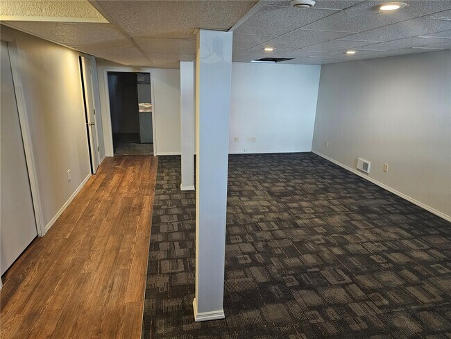 Building Photo - 206 Lake Ave