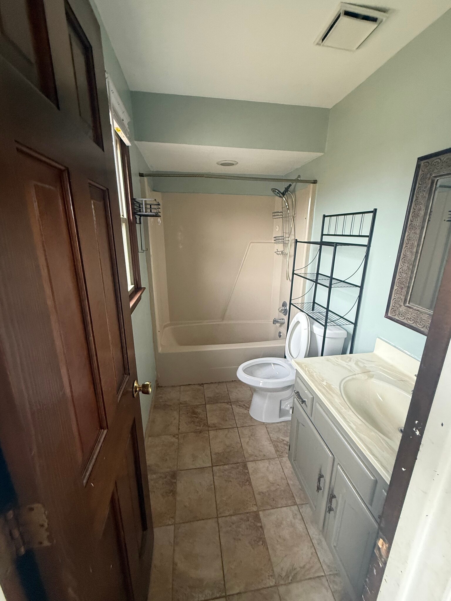 Building Photo - 2552 Roundtree Cir