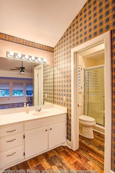Building Photo - 1708 Quinlan Creek Dr