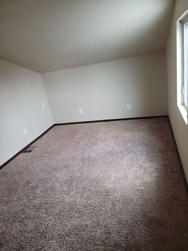 Building Photo - 236 Quincy St